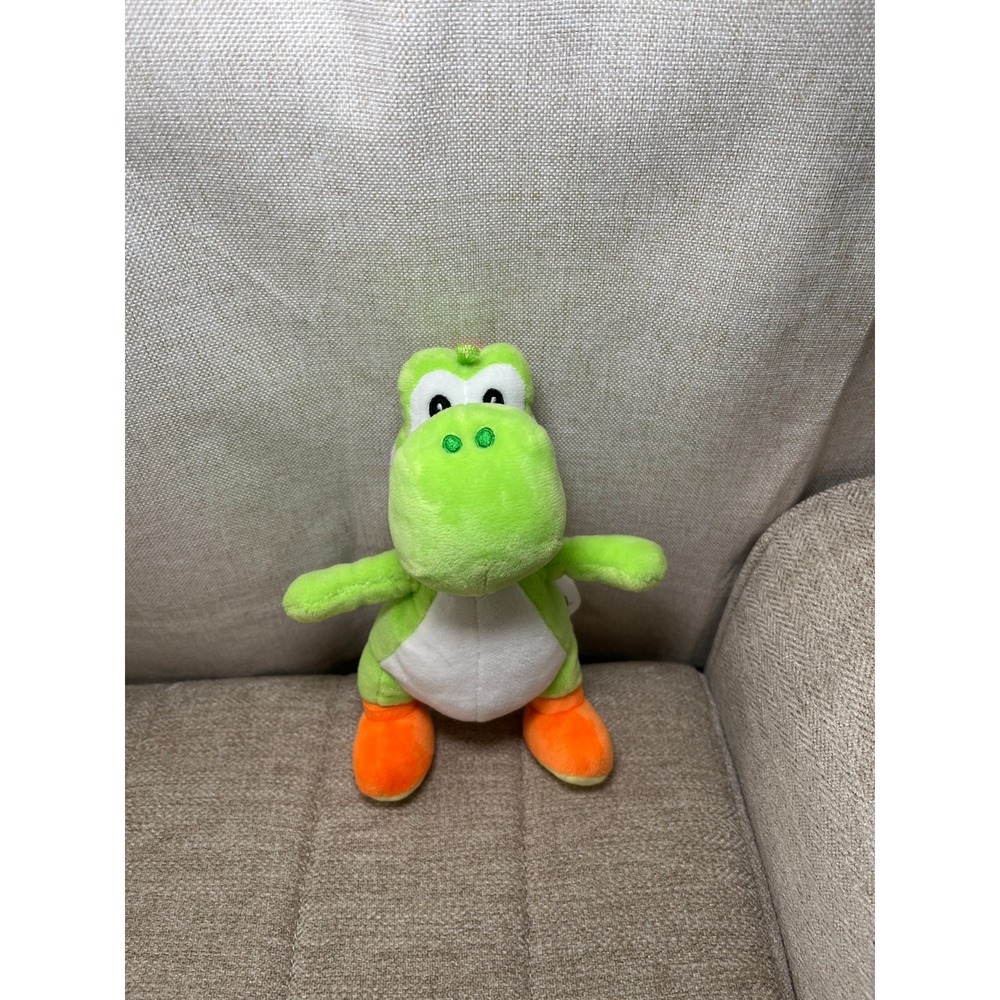 Super Mario Yoshi Plush Toy 7-inch Green Nintendo No Tag‎ Collectable